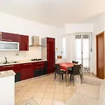 Santa Rita Balcony Flat דירה *